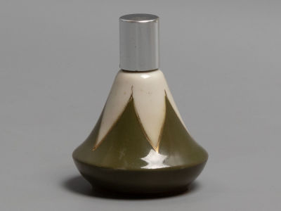 [Советский минимализм] Парфюмерия. Авт. С.Е.Яковлева. Флакон для духов. Фарфор. ЛФЗ 1950-е гг. Р 
