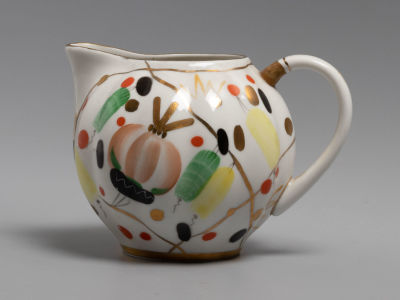 Молочник &laquo;Гранат&raquo; Фарфор, роспись, золочение. ЛФЗ. 1960-е гг. Размер: высота 9 см., диаметр 9,5 