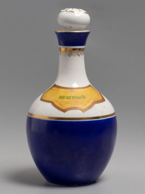 Графин из-под ликера &laquo;Южный&raquo; Этикетка. Фарфор, кобальт. ЛФЗ 1950-1960-е гг. Размер: высота 20 