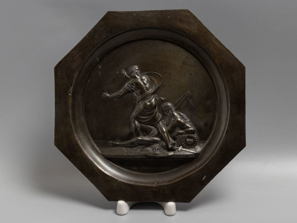 Авт. Гр. Ф. Толстой. &laquo;Бегство Наполеона за Неман (1820 г.)&raquo; Барельеф на тему Отечественной 