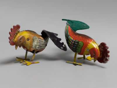 Заводные игрушки (2 шт.) Петух. Жесть. ЛМЗ. СССР. 1950-е гг. Размер 10,5х8.5х4,5 см. Один 
