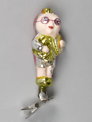 Елочная игрушка. &laquo;Вишенка&raquo; На прищепке. Стекло, роспись. 1950-1960-е гг. Размер 10х4х3,2 см. 