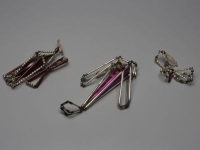 Три елочных игрушки &laquo;Вертолет&raquo;, &laquo;Самолет&raquo; и &laquo;Бабочка&raquo;. Стеклярус. СССР. 1950-е гг. Размеры: 