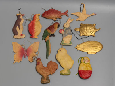 Елочные игрушки (12 предм.). Картонаж. СССР 1950-е гг. Елочные игрушки: цыпленок, петух, заяц 