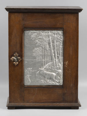 Ящик-картотека с замком. Дерево, металлическая вставка. Нач. ХХ в. Размер 42х31,7х17 см. 