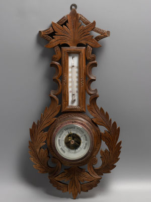 Барометр, термометр. В резном деревянном корпусе. Франция. Начало ХХ в. Размер 34х23 см.Дерево 