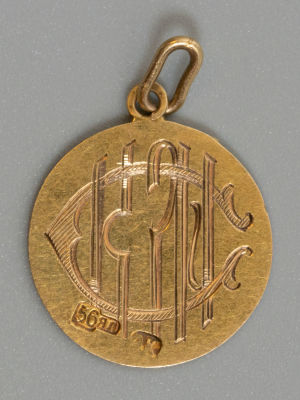 Жетон. 100-летие Кронштадтского морского собрания (1802-1902) Золото 56 пр. 0,81 гр. XF. Кронштад 