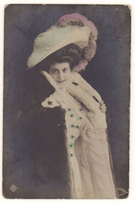 Женская фигура.Мода. Шляпка. Цветная фотооткрытка. Начало ХХв. 3654 1731/32. Размеры 8,9х13,6 