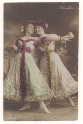 Две танцовщицы. Наряды. Цветная фотооткрытка. Начало ХХв. 3662 G.G.&amp; Co. Ser. 3378/8. 