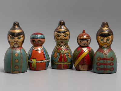 Авт. А.Ш. Солдаты Российской Империи (5 шт.) Дерево, роспись. 2006 г. Петровский и Екатеринский 