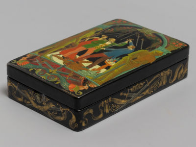 Палех. Авт. В.М. Юсков. &laquo;Знаток оружия&raquo; Шкатулка. Папье-маше. 1999 г. Размер 13,2х8,3х3 см. 