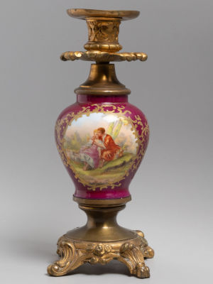 Подсвечник. Игра на флейте. Фарфор, роспись, латунь, бронза. Западная Европа. Кон. XIX в. Высота 