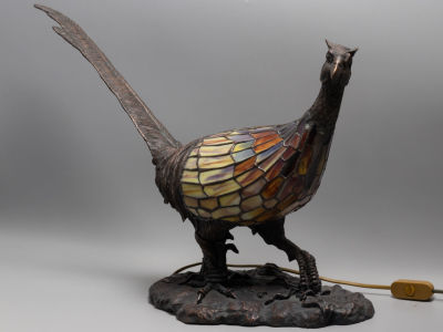 Лампа &laquo;Фазан&raquo; в стиле Тиффани. Металл, бронзирование, пластик. Финляндия (?) ХХ в. Размеры: 