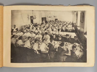 [Альбом] Нижегородский Мариинский институт благородных девиц. 1913 учебный год. Париж, 1913. Ниж 