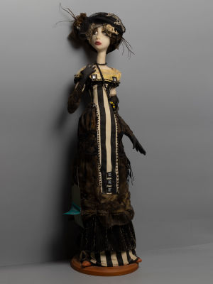 [Единственный экземпляр] Кукла Матильда. Пластик Fimo. 2003 г. Размеры: высота 64 см., диаметр 