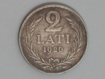 Латвия 2 лата 1926 VF+. Состояние VF+ Загрязнения