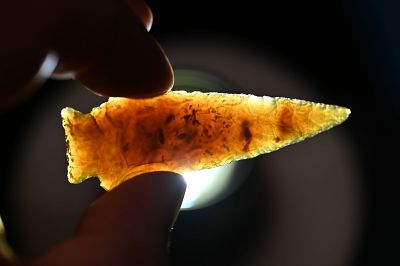 2 3/4" Knife River Chert Besant Found in North Dakota. Condition: Authentic