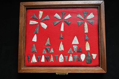 Wood Frame of 47 Triangle Bird Points Found in Illinois 1 1/2" Longest. Frame measures 10" x 12". 