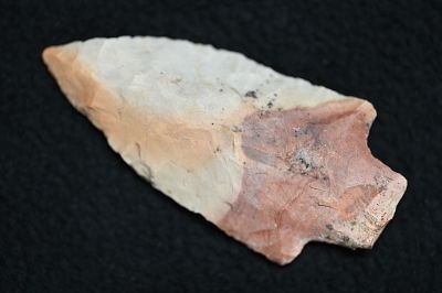 3 1/8" Pickwick Arrowhead Found in the TN/KY area Ex: Walt McIntyre Collection. Condition: Authentic