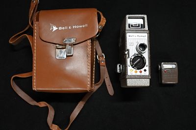 Bell & Howell 323 Vintage 8mm Movie Camera Super Sundial. Includes the Sunometer and original. Be 