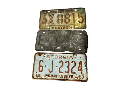 3 Vintage Georgia License Plates. Fair to good condition. Years are as follows: 1948, 1967 and 1976.