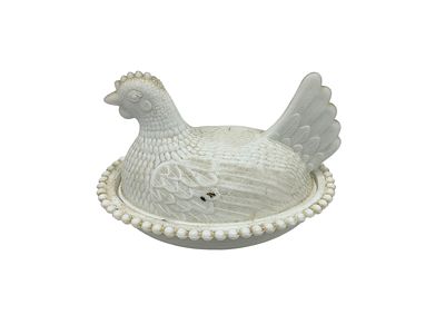 Indiana Milk Glass Hen on Nest. Excellent condition. Measures 7": x 5.5"W x 5". Needs cleaning.