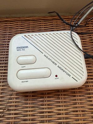 Maxon WX-70 Weather Radio. Good condition. Tested and works.