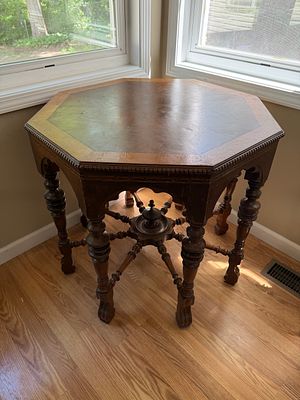 Vintage Octagonal Side Table. Great condition. Stands 29.5 inches tall with a diameter of 32 inches.