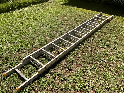 Werner 24 Ft. Equalizer Ladder. Good condition. See photos.