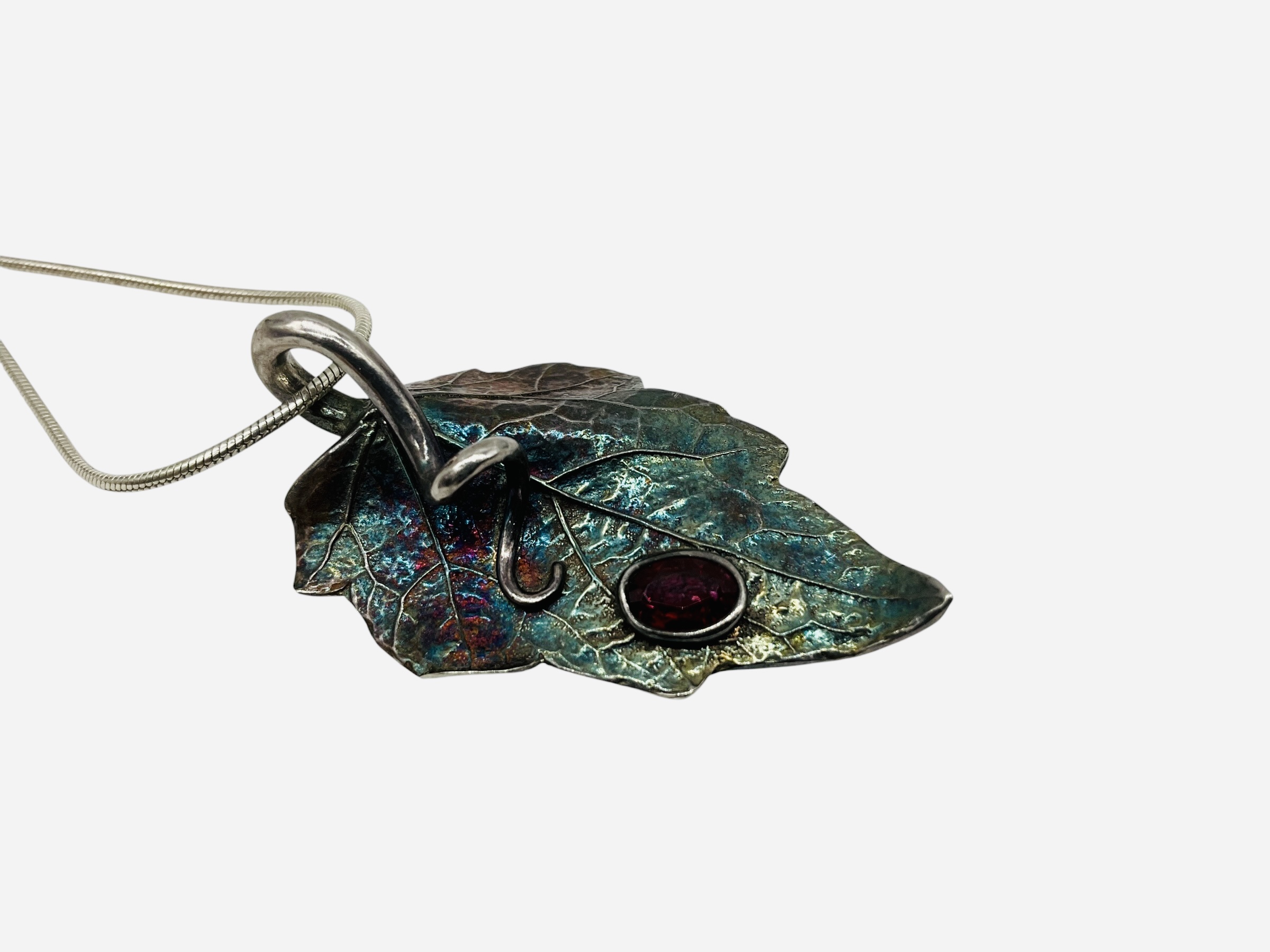 Sterling Silver Necklace w/ Leaf Pendant