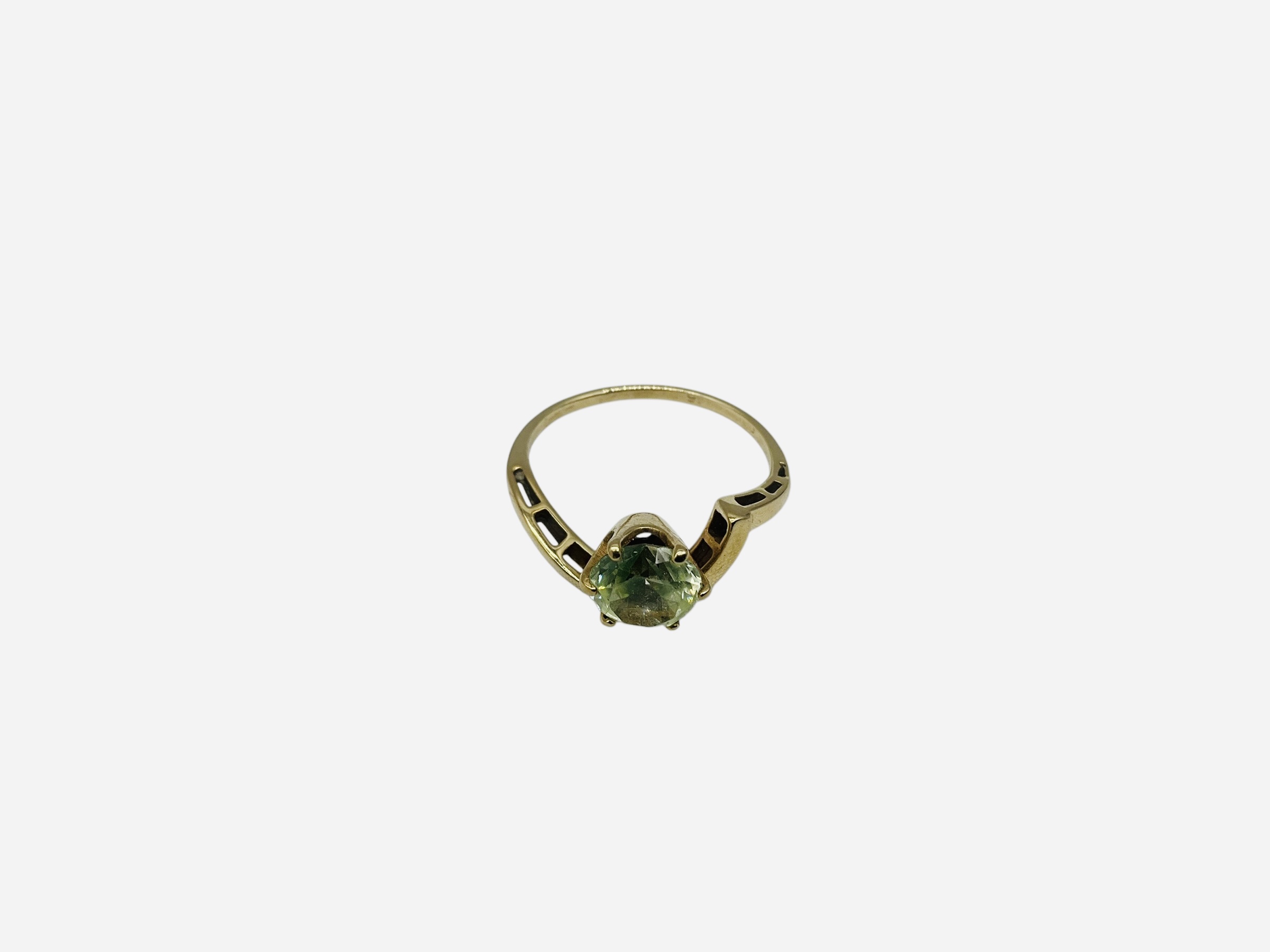 10K Gold Ring With Peridot Stone