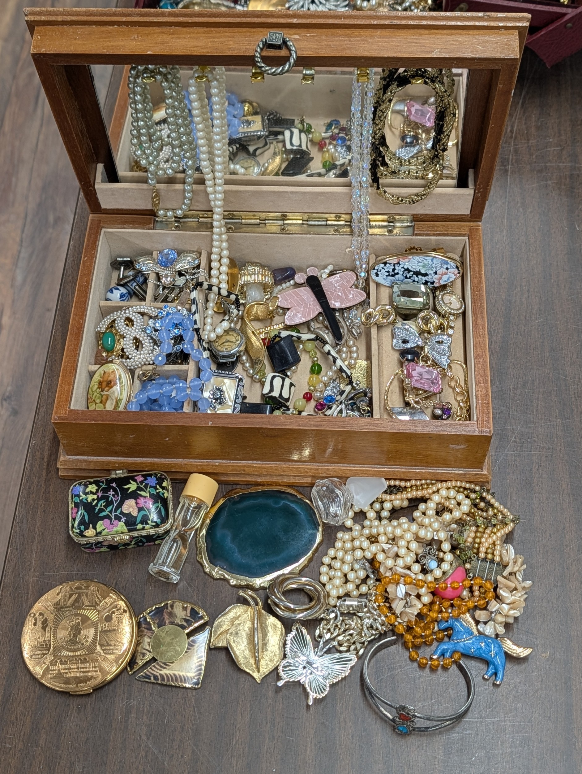 Lot 128