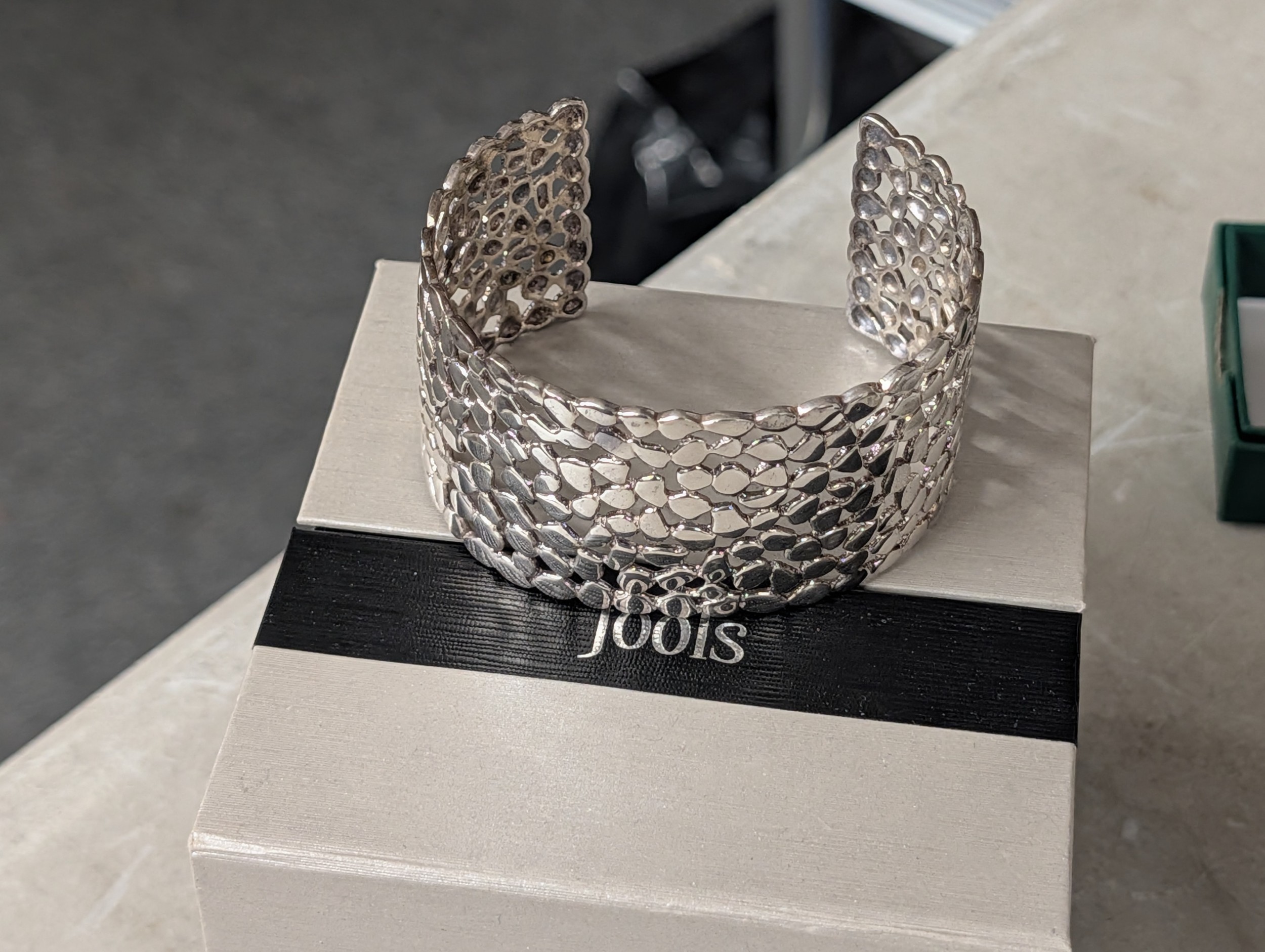Lot 329