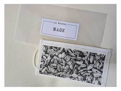 Ai Weiwei
. Sunflower Seeds MASK 
כחלק מהתנדבות של האמן לתמיכה בנפגעי משבר הקורונה, האמן הפיק 