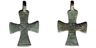 Cross-shaped Byzantine pendant with linear ornament. AE (14.43g, 55x35mm) cross-shaped pendant 