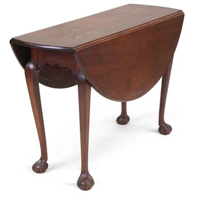 Chippendale Carved Mahogany Drop-Leaf Dining Table. Chippendale Carved Mahogany Drop-Leaf 