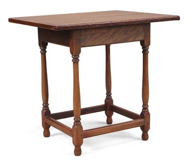 Queen Anne Maple and Pine Tavern Table. Queen Anne Maple and Pine Tavern Table New England 