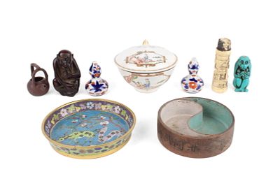 Chinese Yang Cheng Porcelain Covered Bowl. Chinese Yang Cheng Porcelain Covered Bowl Together 