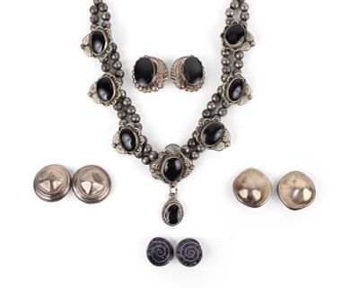 Mexican Silver Jewelry. Mexican Silver Jewelry Featuring a suite of silver and onyx necklace 