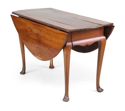 Queen Anne Walnut Drop Leaf Table. Queen Anne Walnut Drop Leaf Table New England, c. 1760. 