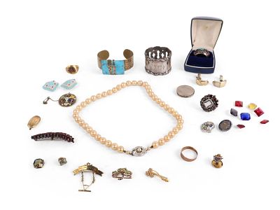 Collection of Vintage Jewelry. Collection of Vintage Jewelry Including: a turquoise and 