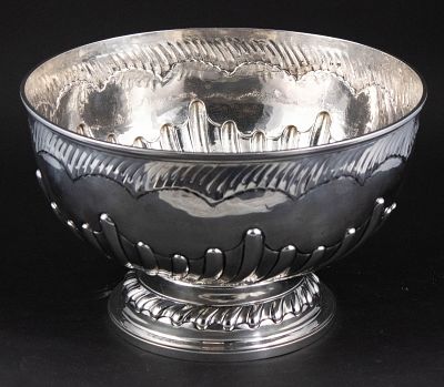 In the Manner of Paul Storr Silver Footed Centerbowl. In the Manner of Paul Storr Silver Footed 