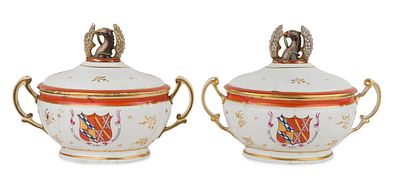 Pair of Chamberlain Worchester Armorial Decorated Covered Tureens. Pair of Chamberlain 