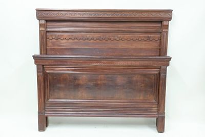 Antique Eastlake Victorian Full Size Walnut Bed. Antique Eastlake Victorian Full Size Walnut 