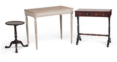 French Provincial Style White Painted Pine Table. French Provincial Style White Painted Pine 