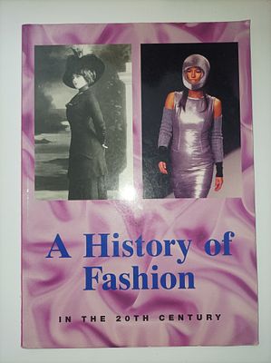 היסטוריה של אופנה במאה ה-20
גרטרוד להנרט
-A History of Fashion in the 20th Century
Lehnert, Dr. 