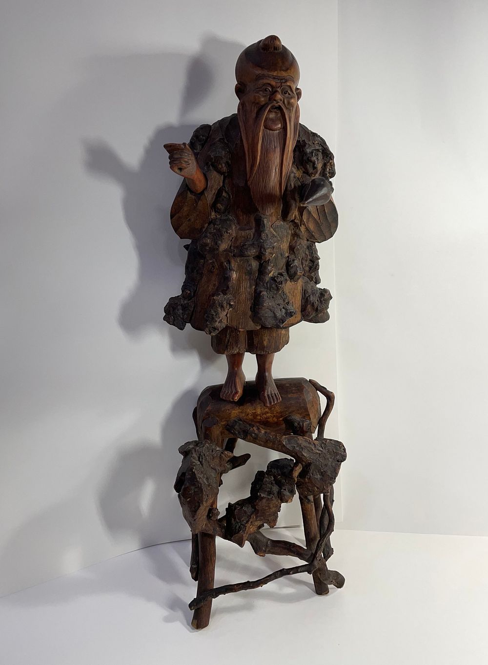 Старый альбом | Аукцион 316 | Вашему вниманию представлены: Металлические кондитерские коробки, Декоративные тарелки, Чайные пары, Фигуры, Фарфор, Китай и др.