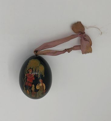 Пасхальное яйцо с ручной росписью "Русские сюжеты". Первая половина 20 века. Мстера. Дерево. 