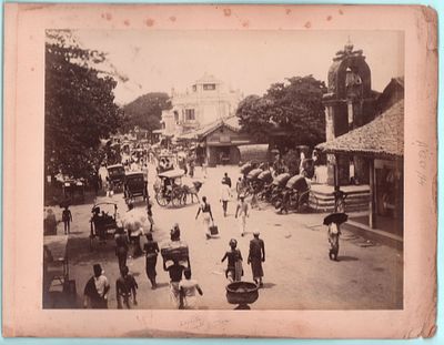 Двухсторонний лист (2 фотографии): "Цейлон. ж/д в горах" и "Коломбо. Улица". Наклеены на 