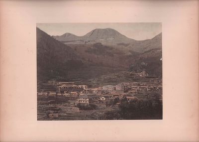 Большой формат. Фотография "Вид на деревню среди гор". Наклеена на картон. Размер фото: 26х20 